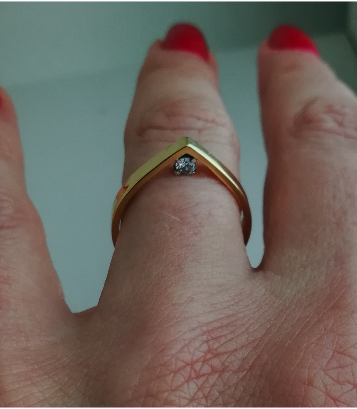 GOLD RING WITH DIAMOND "GOTA"