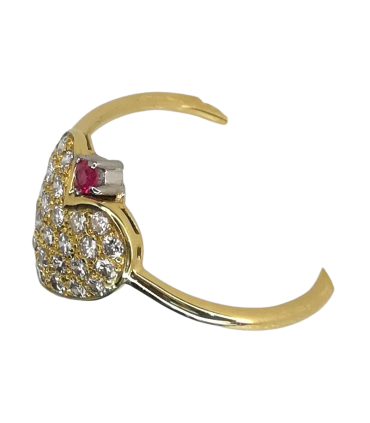 ANILLO DE ORO AMARILLO CON CORAZÓN PAVÉ DE DIAMANTES Y RUBÍ