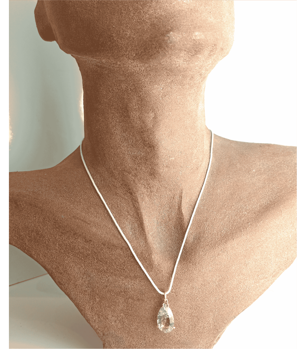 GOLD PENDANT WITH MILLENIUM AMETRINE