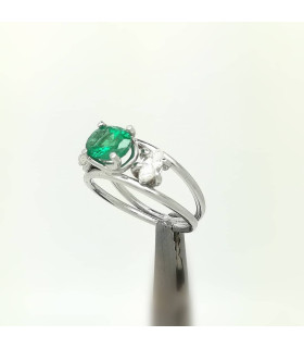 WHITE GOLD DOUBLE RING WITH EMERALD AND DIAMONDS